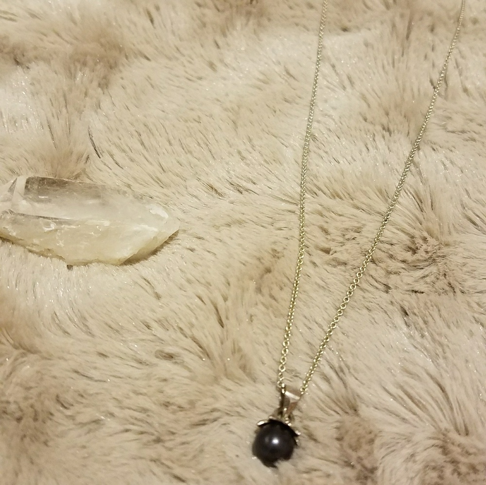 Vantel pearl necklace